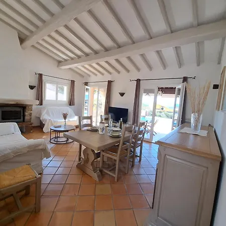 Hébergement de vacances Soleou I Piscine I *
